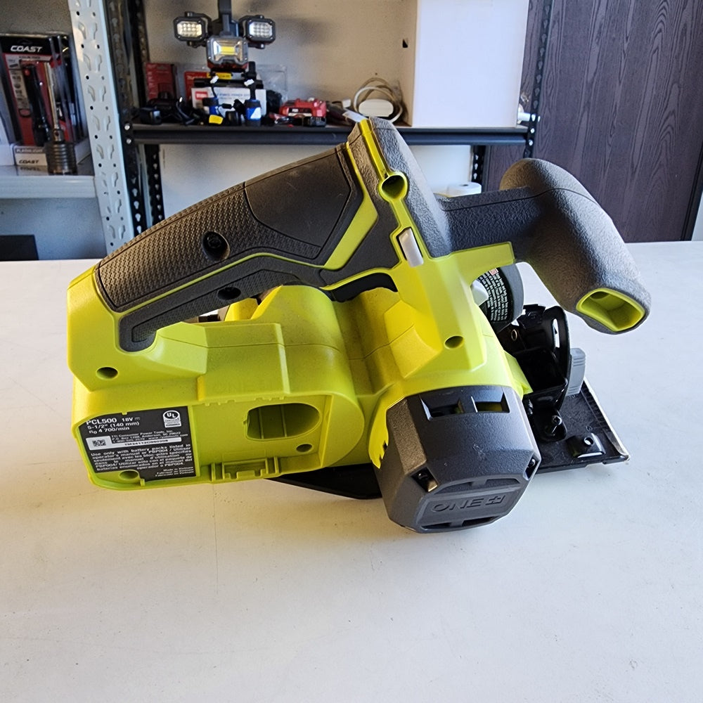 18V Cordless 5-1/2 in. Circular Saw 18V Cordless 5-1/2 in. Circular Saw